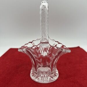 ELEGANT CRYSTAL GLASS FLORAL ETCHED   Princess house,  BASKET 6"CRYSTAL